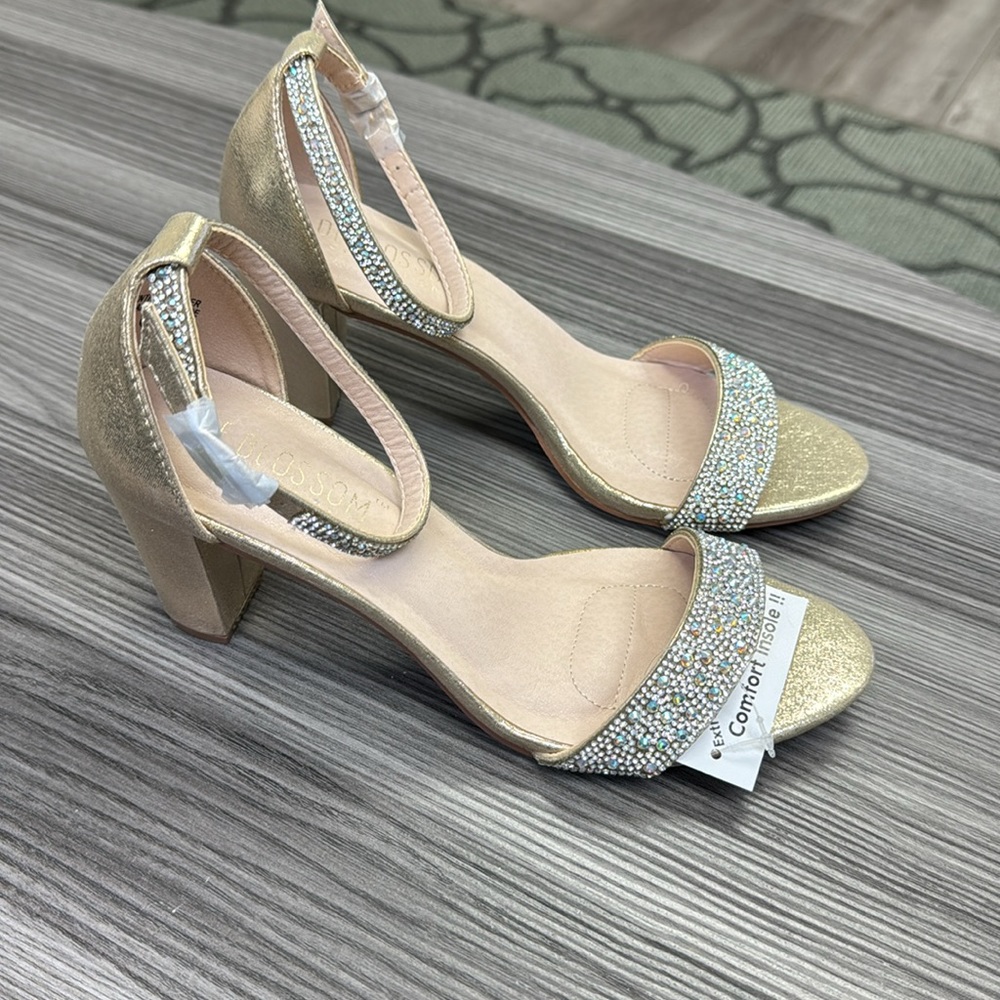 De Blossom Collection shoes designed for glamorous living nude rhinestone heels - Picture 2 of 5